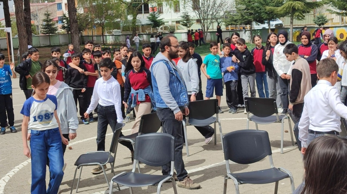 OKULUMUZDA 23 NİSAN COŞKUYLA KUTLANDI !